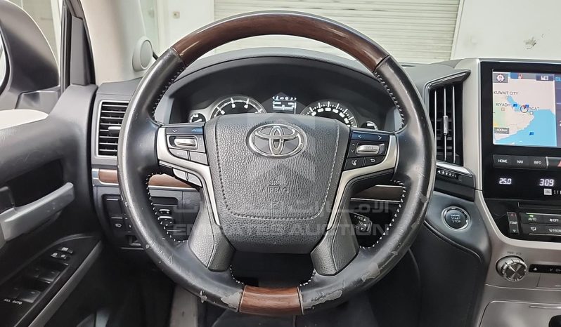 
								2018 Toyota Land Cruiser full									