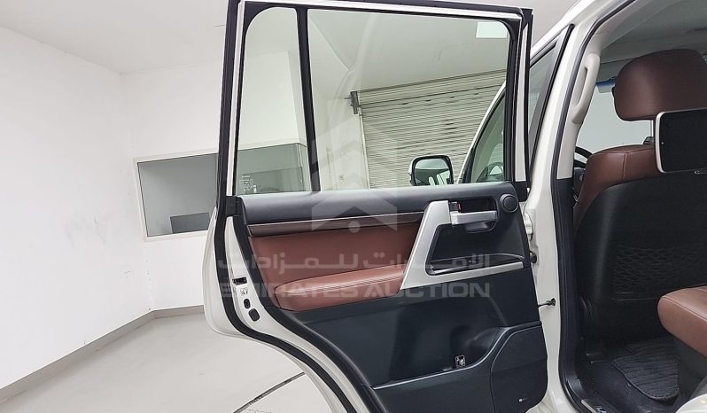 
								2018 Toyota Land Cruiser full									