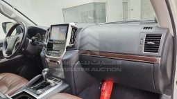 
										2018 Toyota Land Cruiser full									