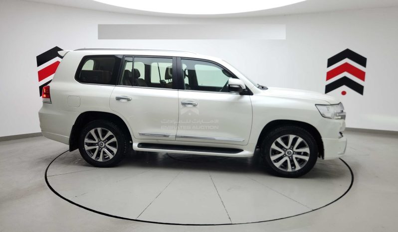 
								2018 Toyota Land Cruiser full									