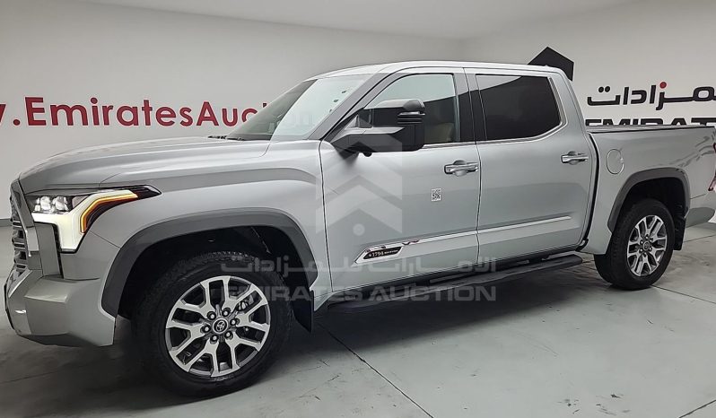 
								2022 Toyota Tundra full									